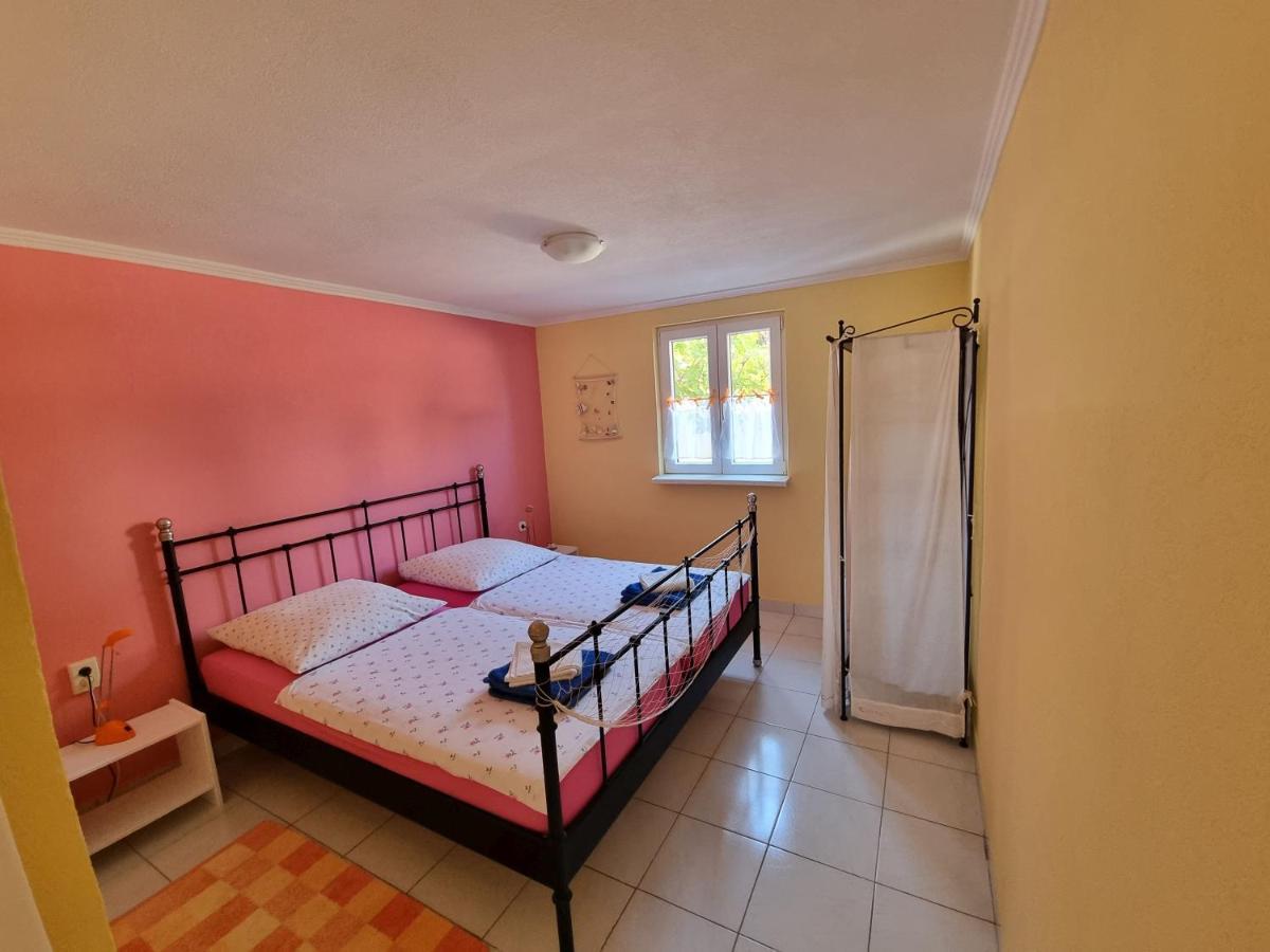 Apartmani Axa ルカバックス エクステリア 写真