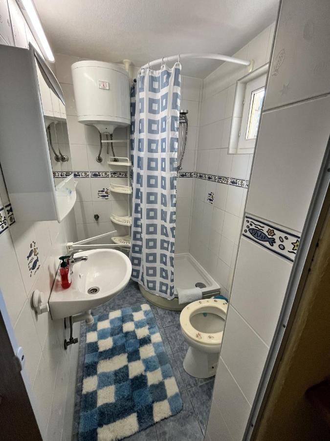 Apartmani Axa ルカバックス エクステリア 写真