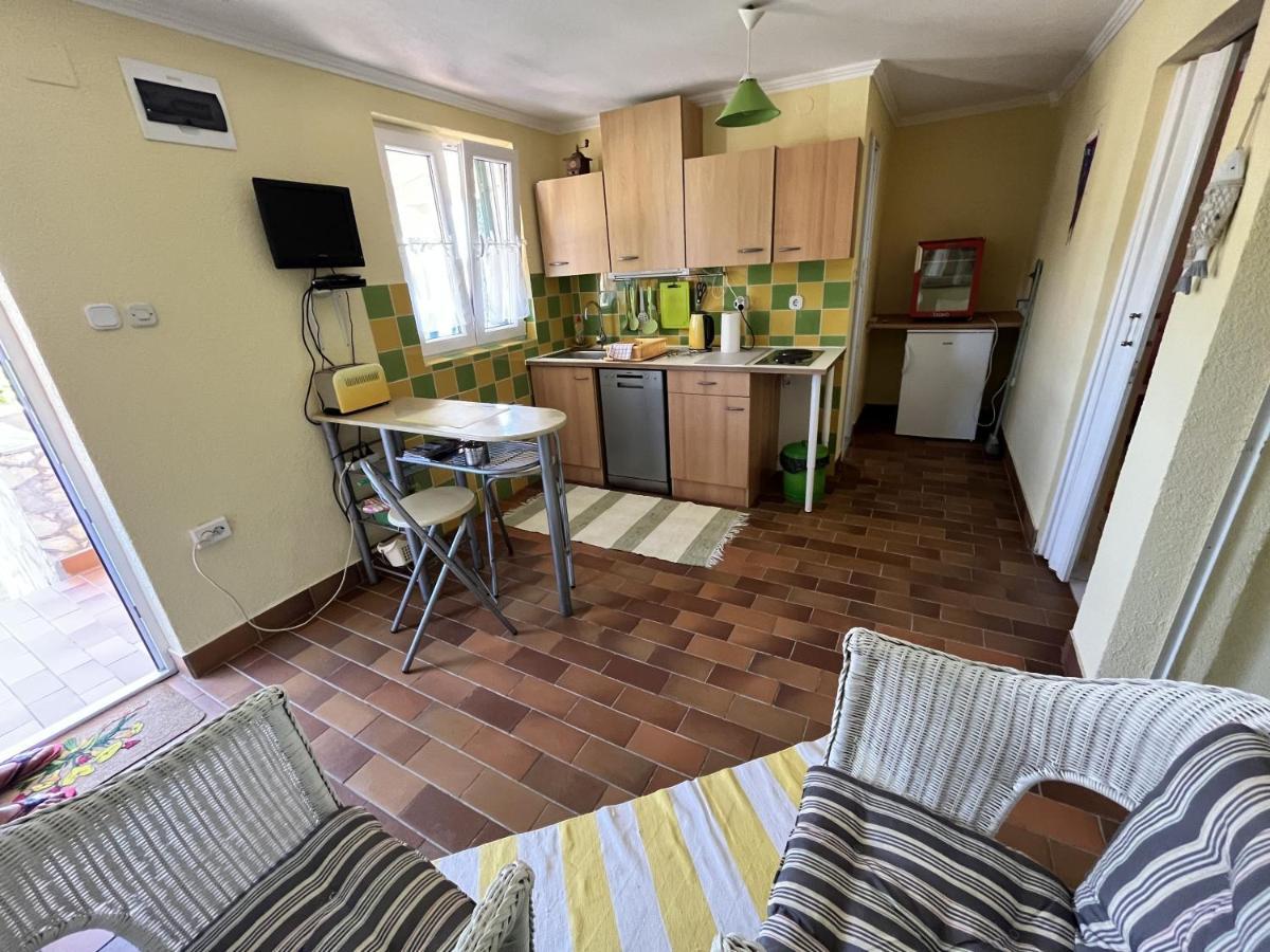 Apartmani Axa ルカバックス エクステリア 写真