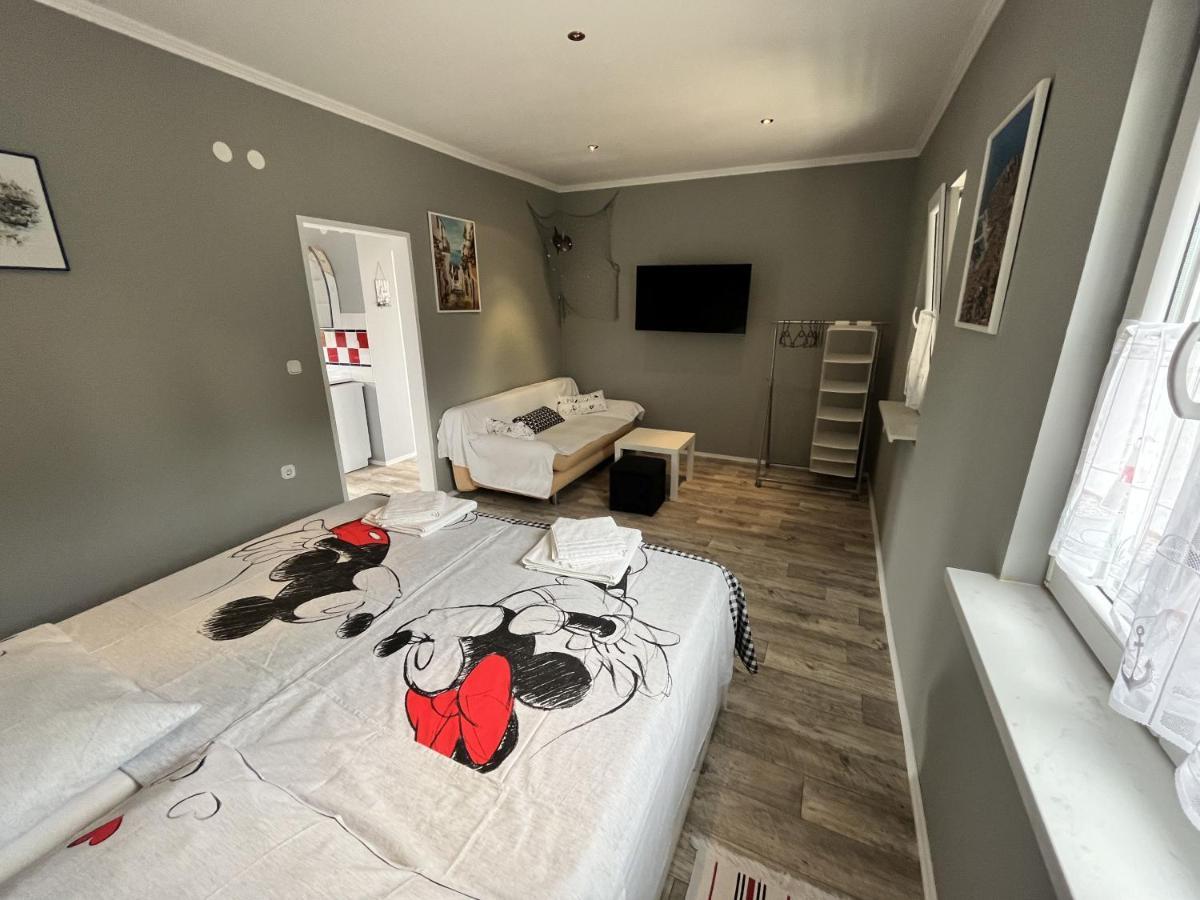 Apartmani Axa ルカバックス エクステリア 写真