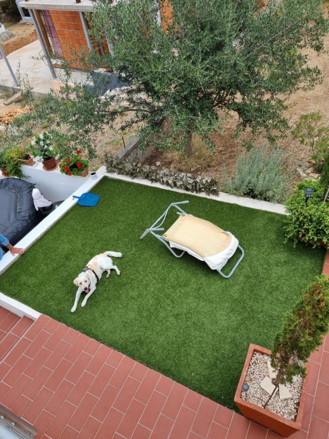 Apartmani Axa ルカバックス エクステリア 写真